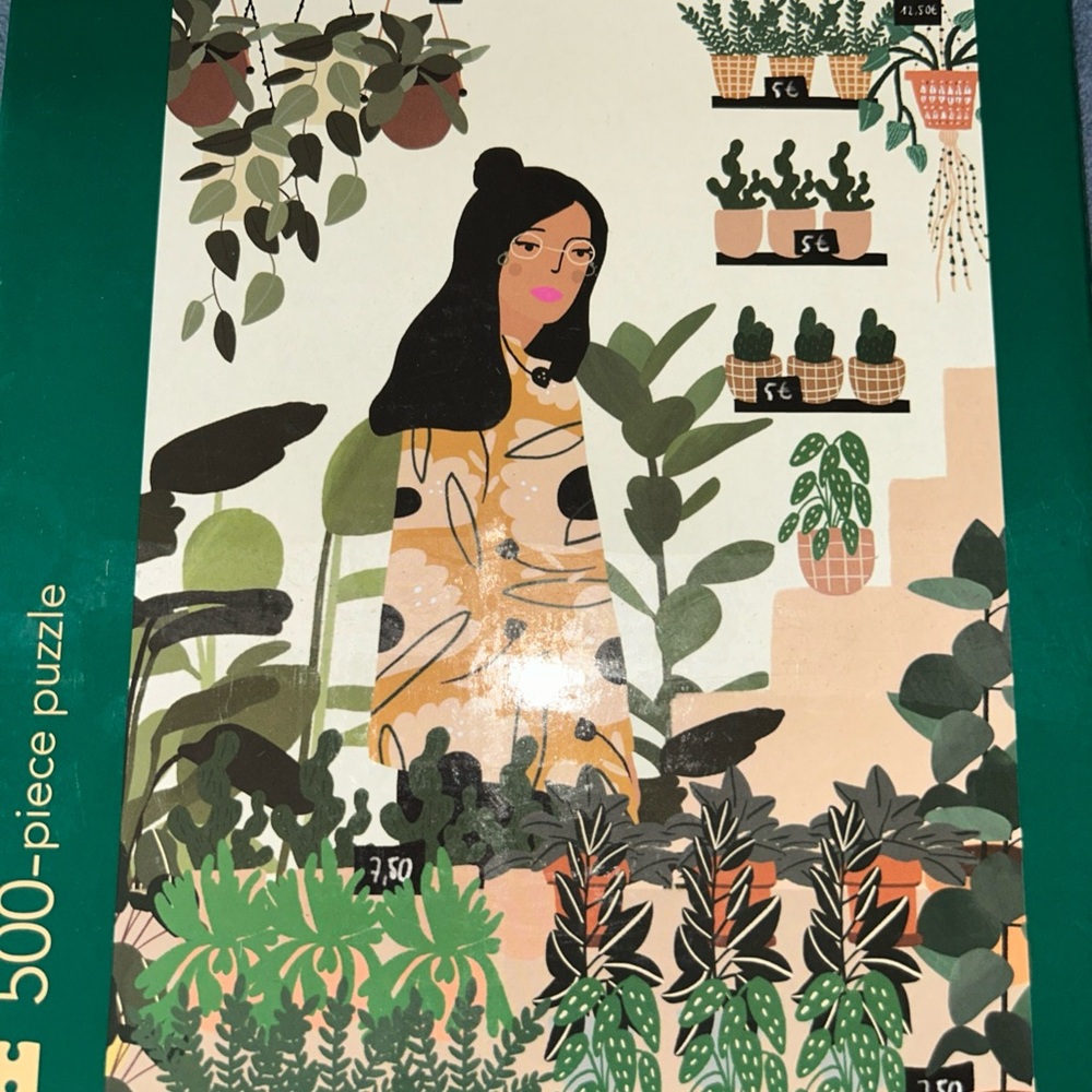 500-Piece Illustrated Puzzle with Green and Beige Design